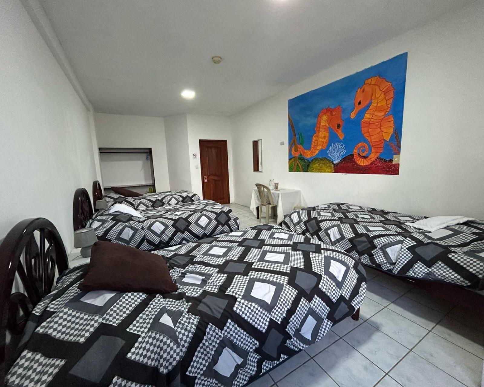 Hotel Isla Del Descanso Puerto Villamil Ngoại thất bức ảnh